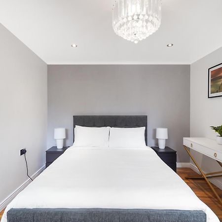 A Beautiful Stylish 2 Bedroom Apartment -City Of לונדון מראה חיצוני תמונה