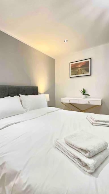 A Beautiful Stylish 2 Bedroom Apartment -City Of לונדון מראה חיצוני תמונה