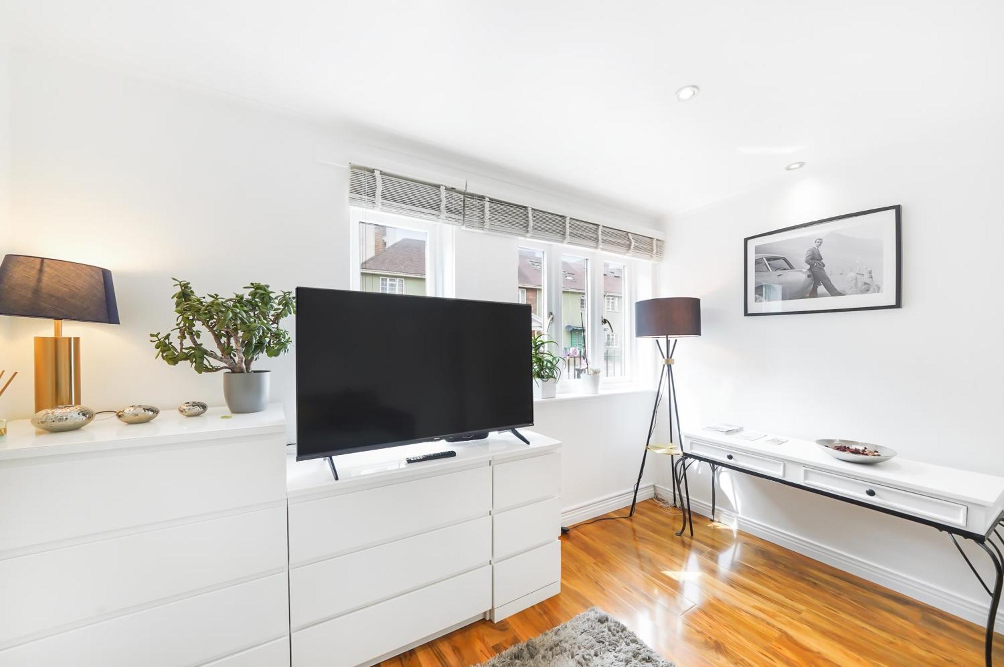 A Beautiful Stylish 2 Bedroom Apartment -City Of לונדון מראה חיצוני תמונה
